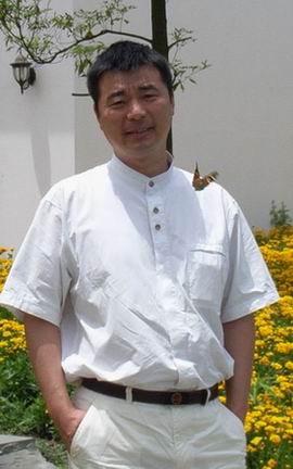 施虹宾(图1)